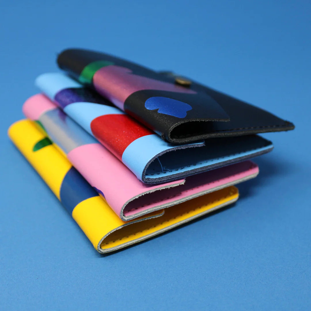 ABSTRACT LEATHER POPPER PURSE // BLACK