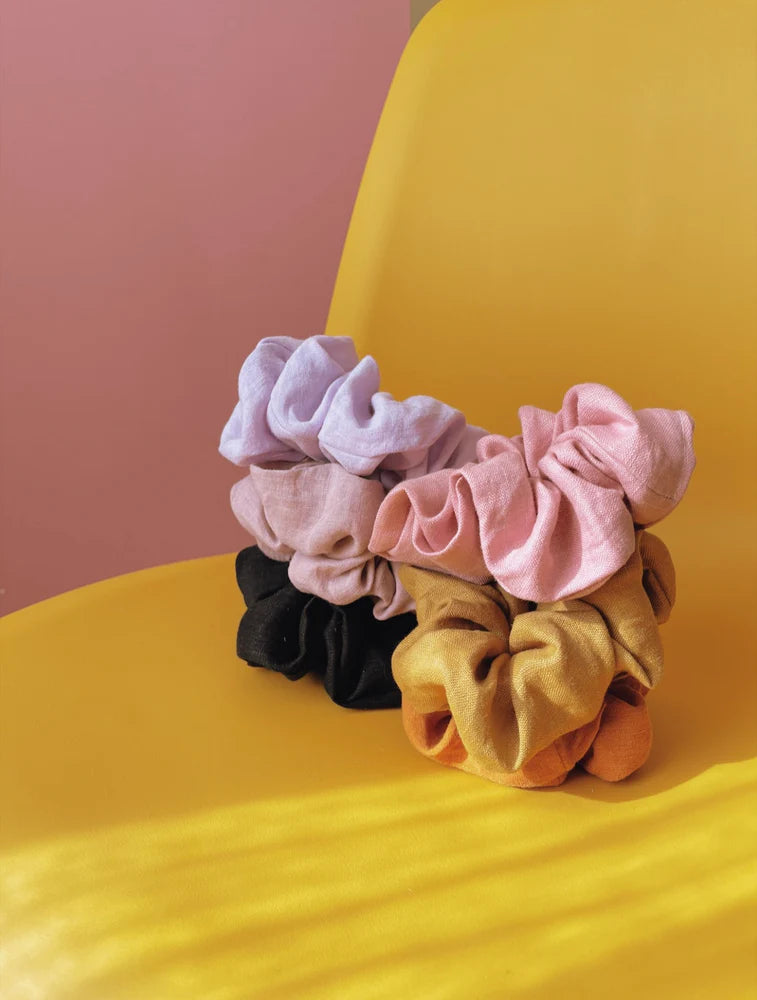HELLO DARLING ASSORTED SCRUNCHIES