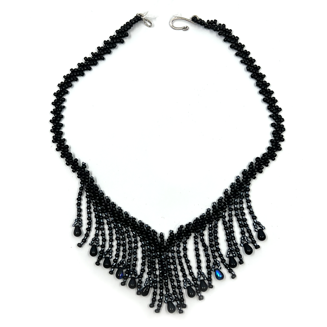 BLACK BEADED NECKLACE
