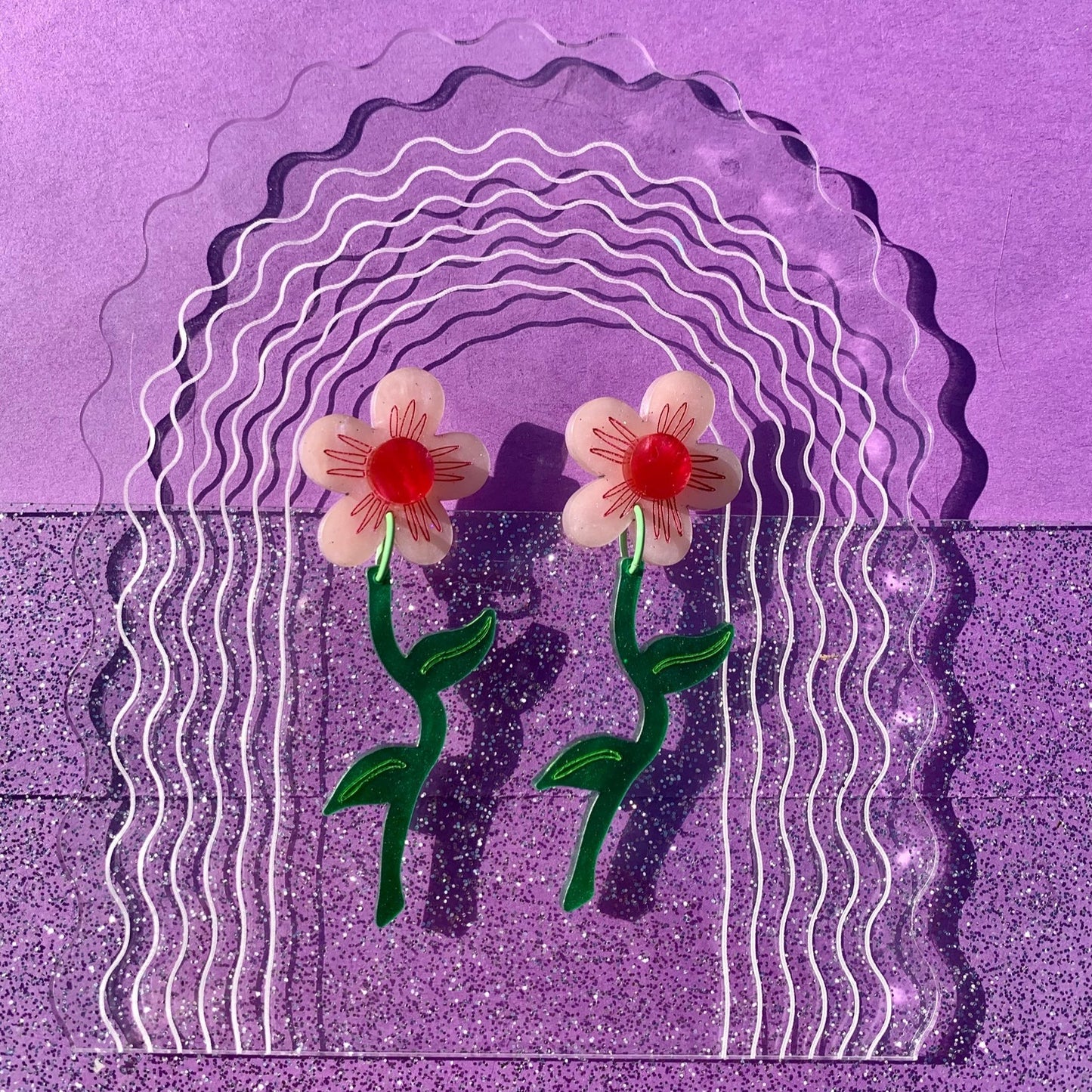 WAVY DAISY EARRINGS