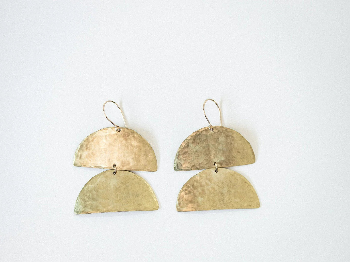 CATAPILLAR EARRING MINI // BRASS