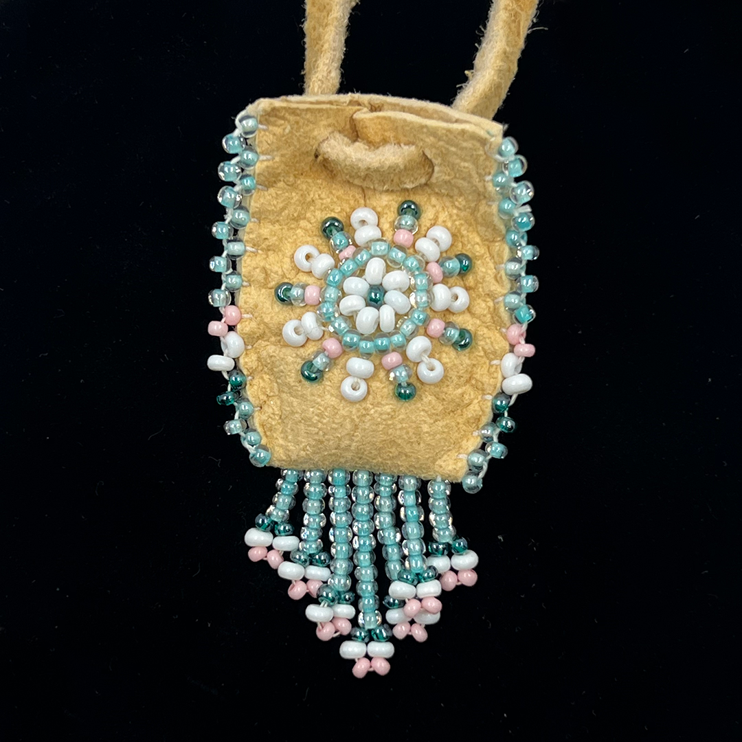 POUCH WITH NECKTIE