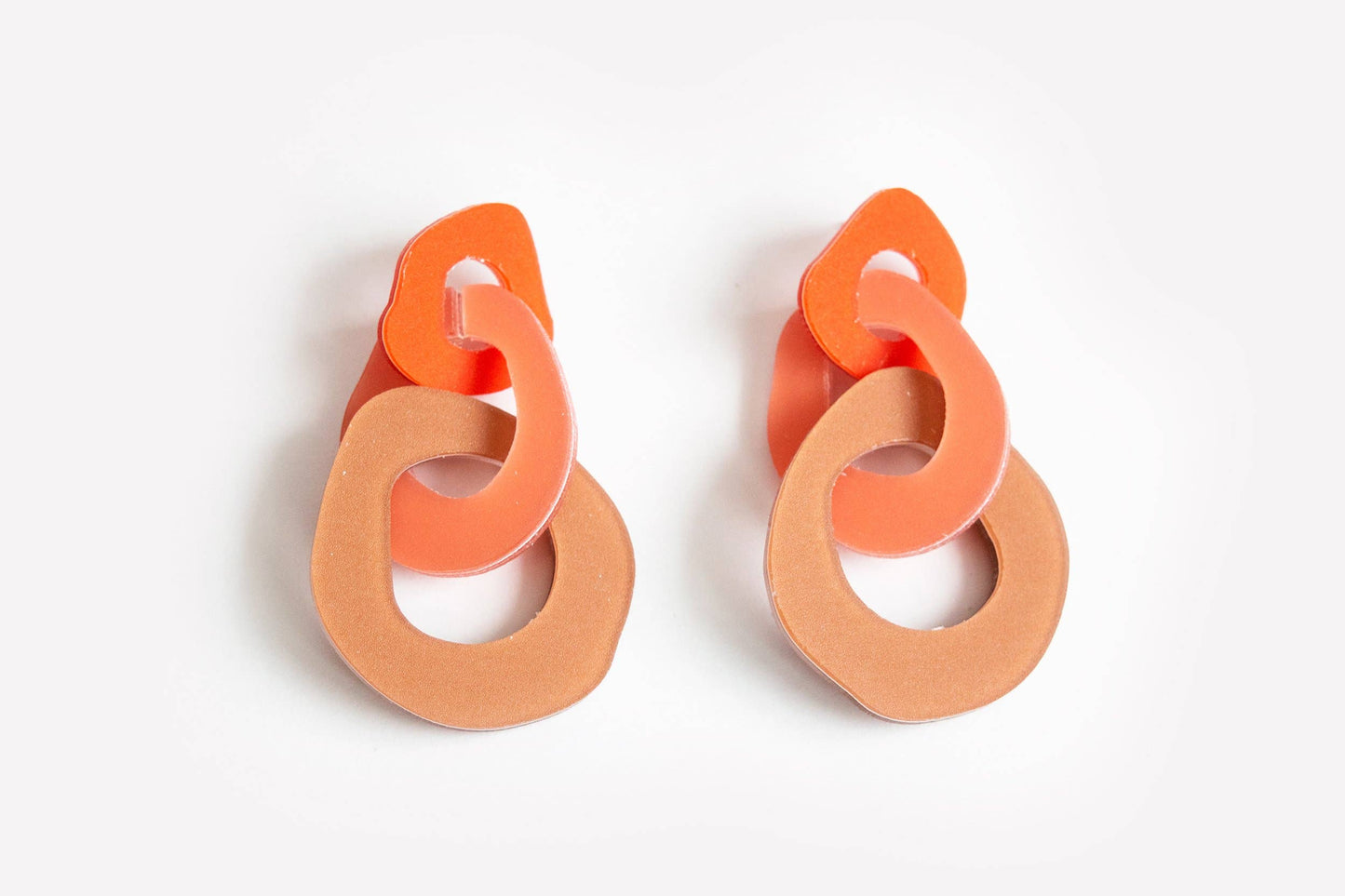 ECORESIN EARRINGS // PUNCH PEACH NUDE TRIPLE LINK