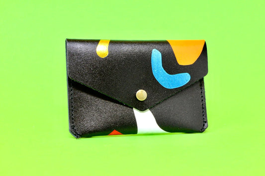 ABSTRACT LEATHER POPPER PURSE // BLACK